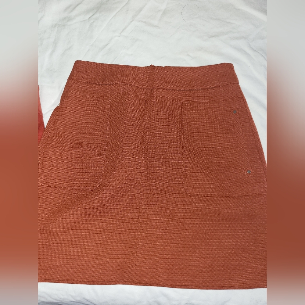 H&m Skirts - Picture 2 of 4
